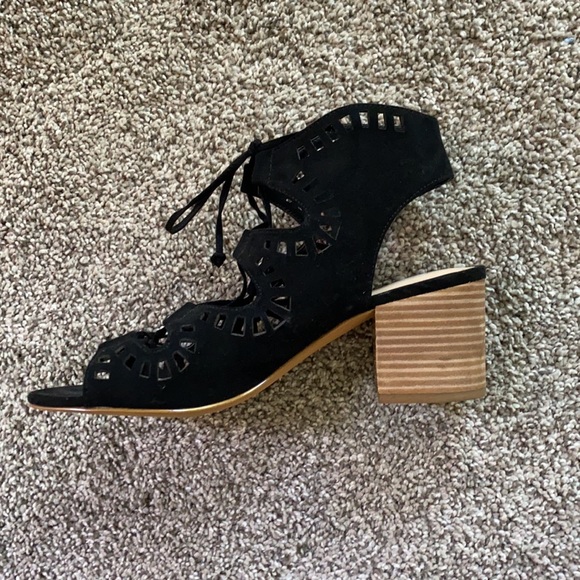 Shoes - Picture 3 of 4